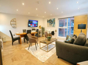 Pass the Keys Superking Bed Penthouse Perfect For Couples